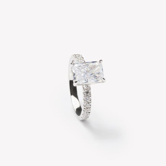 Elegant radiant cut engagement ring by IRALIS – Zurich-designed fine jewelry with DEF color and VS1–VS2 clarity.