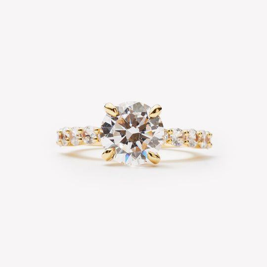 Round brilliant cut engagement ring by IRALIS – Zurich-designed fine jewelry, with DEF color, VS1–VS2 clarity and prong setting.