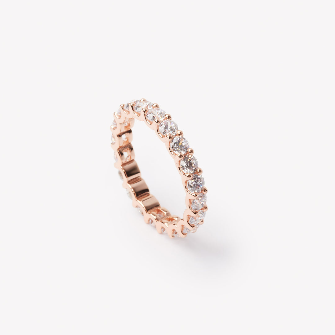 Round brilliant cut eternity ring by IRALIS featuring lab-grown diamonds in DEF color and VS1–VS2 clarity, Zurich designed