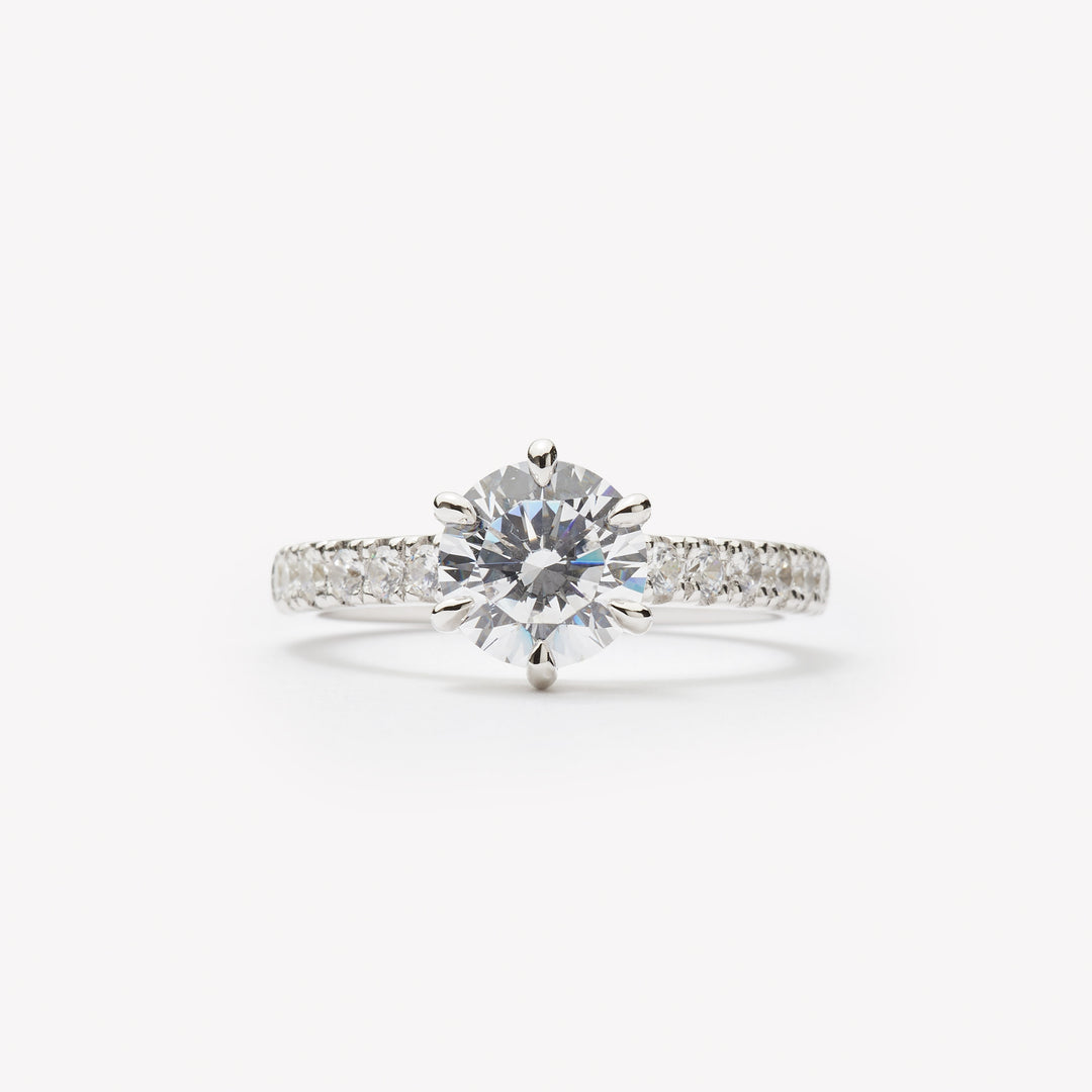 Round brilliant cut engagement ring by IRALIS – Zurich-designed fine jewelry, with DEF color, VS1–VS2 clarity and prong setting.