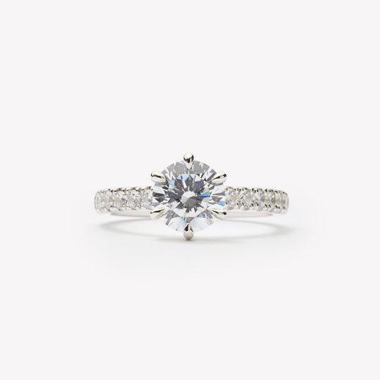 Round brilliant cut engagement ring by IRALIS – Zurich-designed fine jewelry, with DEF color, VS1–VS2 clarity and prong setting.