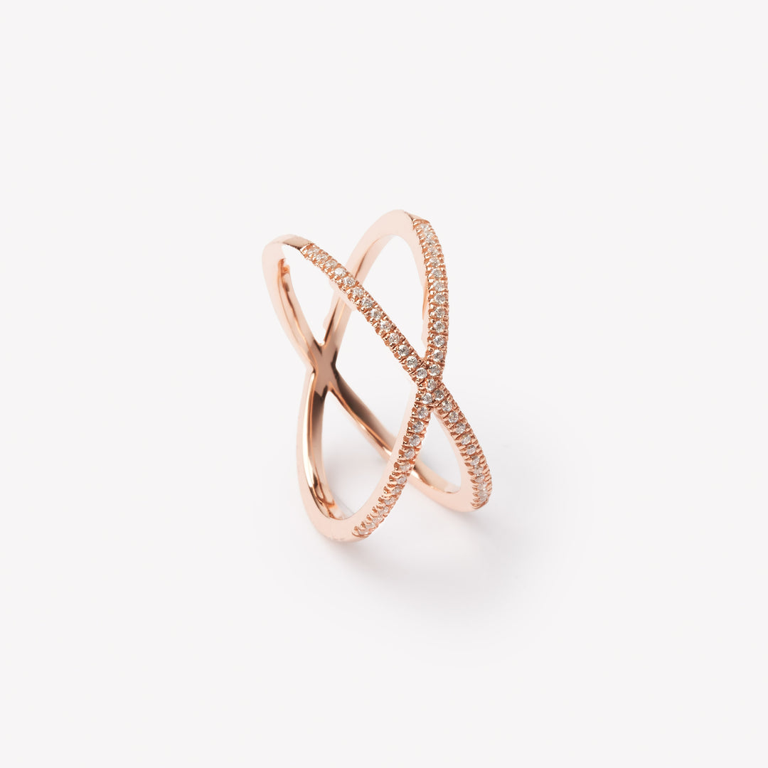 Round brilliant cut diamond ring by IRALIS featuring lab-grown diamonds in DEF color and VS1–VS2 clarity, Zurich designed