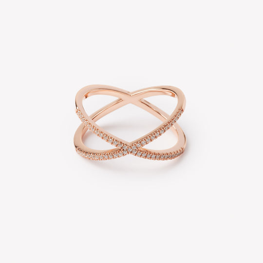 Round brilliant cut diamond ring by IRALIS featuring lab-grown diamonds in DEF color and VS1–VS2 clarity, Zurich designed