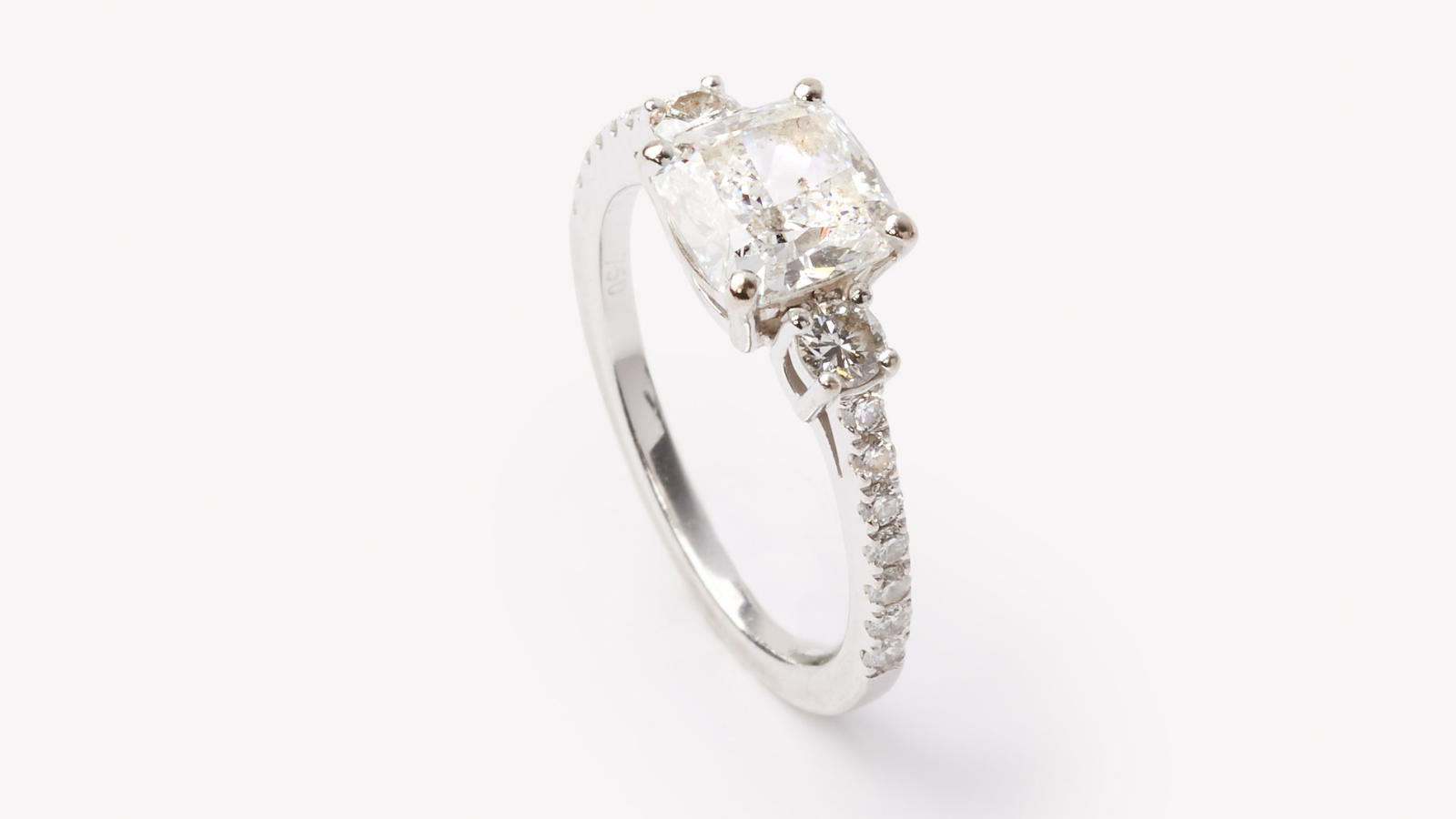Good Quality Engagement Rings: IRALIS Guide 2026