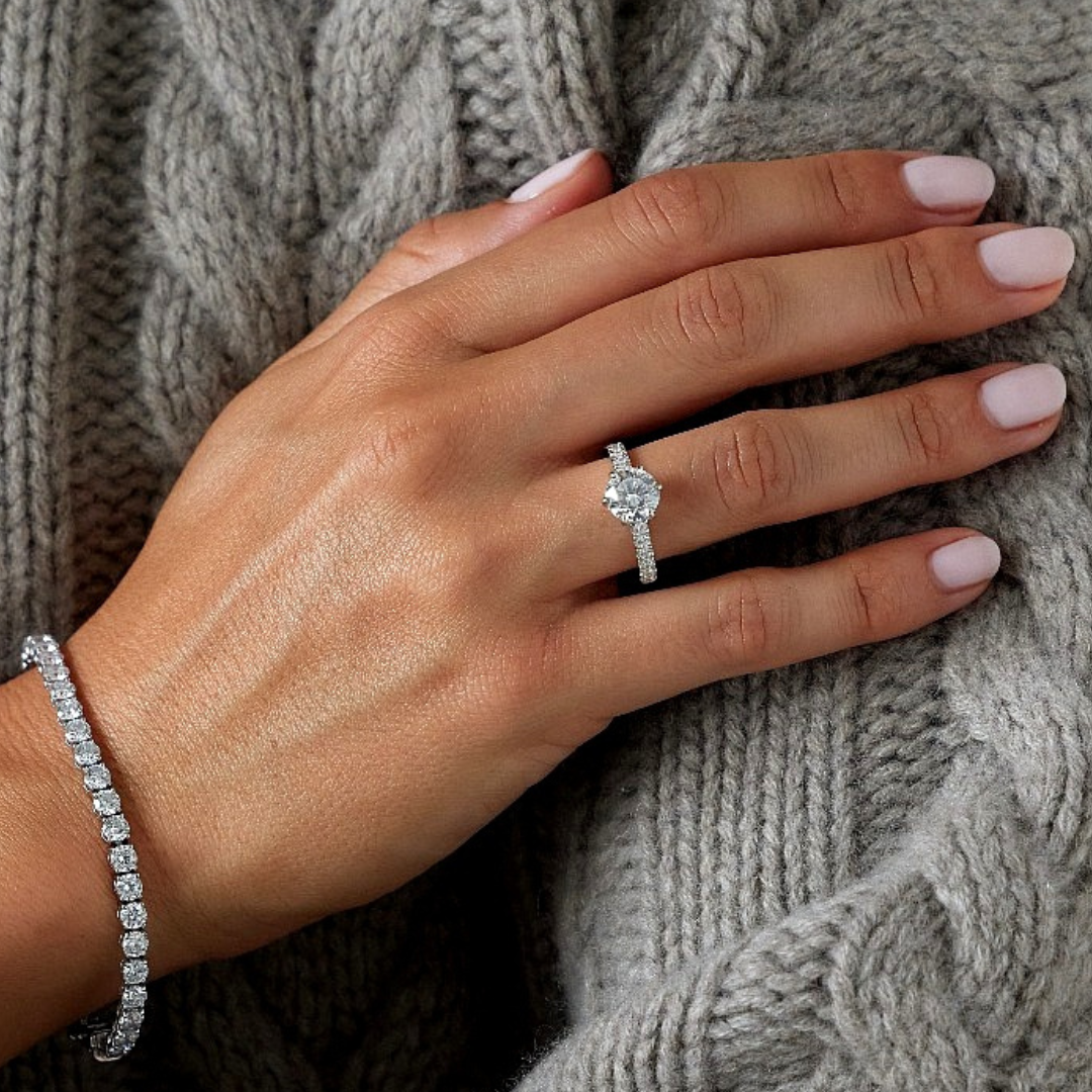 Luna Engagement Ring with pavé and 18k white gold